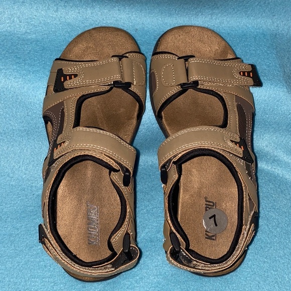 Sandals_&_Flip_Flops